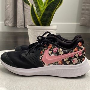 Star Runner Floral Nikes